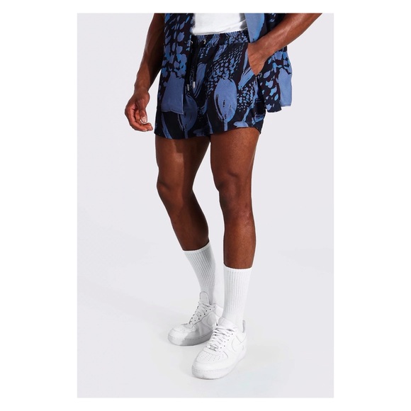 Short length viscose floral shorts - Picture 3 of 6